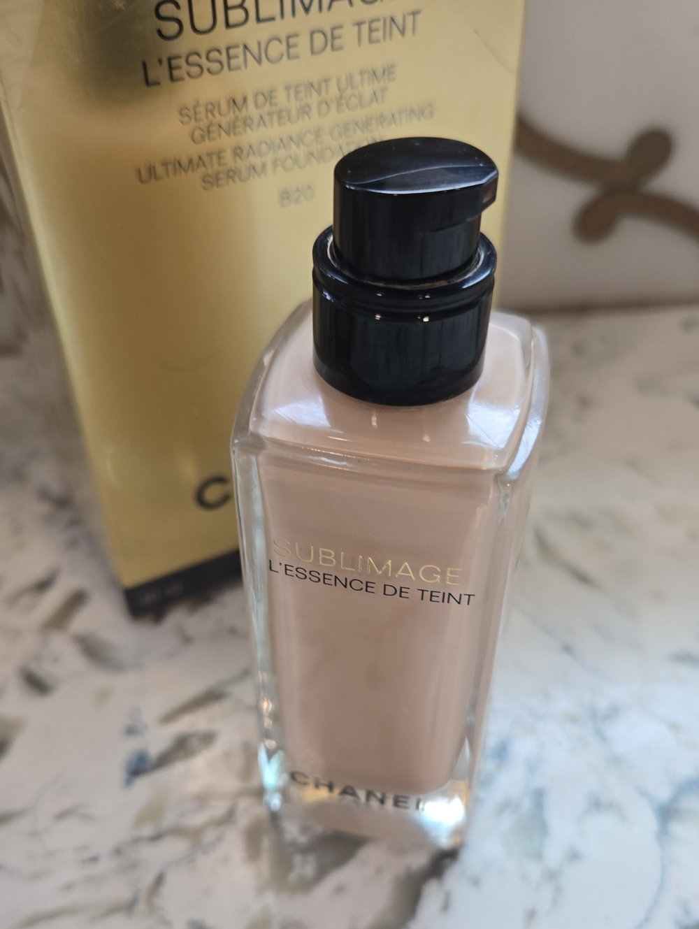 Chanel Sublimage L'Essence de Teint B20 - Gold Packaging - Picture 7 of 8